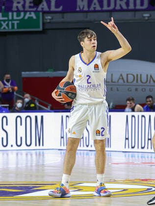 14th December 2021; Wizink Center; Madrid, Spain; Turkish Airlines Euroleague Basketball , Real Madrid versus Alba Berlin; Juan Nunez (Real Madrid Baloncesto) signals the next play  ActionPlus12348129 AgenciaLOF
