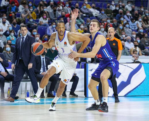 14th December 2021; Wizink Center; Madrid, Spain; Turkish Airlines Euroleague Basketball , Real Madrid versus Alba Berlin; Anthony Randolph (Real Madrid Baloncesto) brings the ball forward against Tim Schneider (Alba Berlin)  ActionPlus12348135 AgenciaLOF