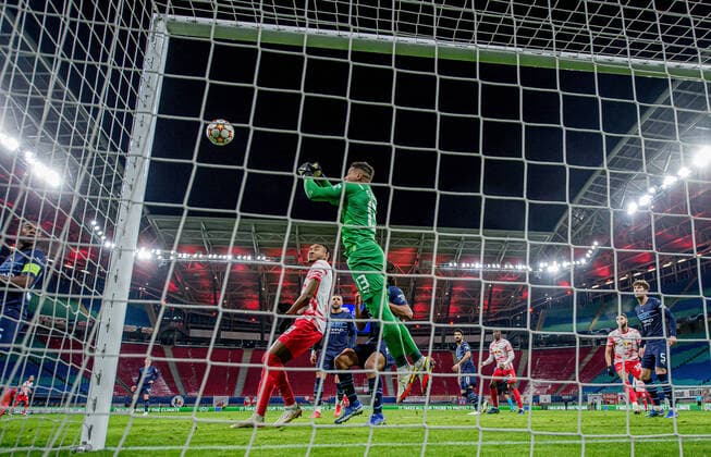 Leipzigs Christopher Nkunku white against Manchesters Zack Steffen Football UEFA Champions League, matchday 6 RB Leipzig Manchester City 2 1 7 December 2021 Leipzig Saxony , Red Bull Arena RB Leipzig Manchester City 2 1