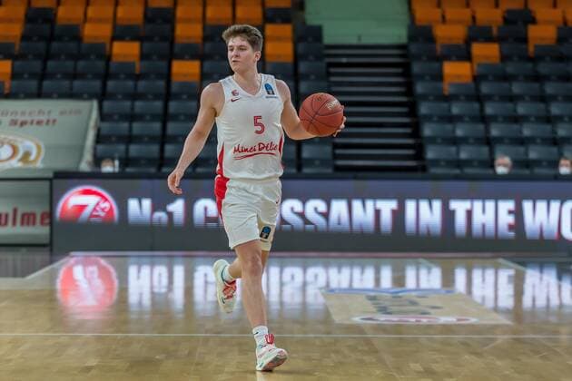 14 12 2021, Neu Ulm, Germany, ratiopharm Arena, ratiopharm ulm vs Mincidelice JL BourgenttaeuschtBresse Basketball 7 Days EuroCup, Hugo Benitez Mincidelice JL BourgenttaeuschtBresse in action, on the ball, individual action Photo H Langer Neu Ulm ratiopharm Arena Bayern Germany  LANGER20211214_127 Langer-541