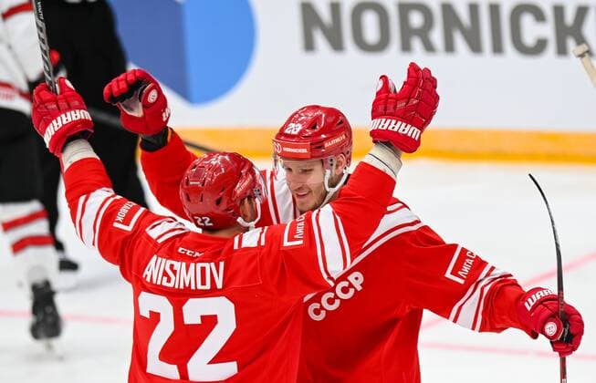 Russia Ice hockey, Eishockey Euro Tour Russia - Canada 6721811 15.12.2021 Russia s Artyom Anisimov and Yegor Korshkov celebrate a goal during the Channel One Cup match of the Euro Hockey Tour between Russia and Canada, in Moscow, Russia. Grigory Sysoev Sputnik Moscow Russia  Copyright: xGrigoryxSysoevx