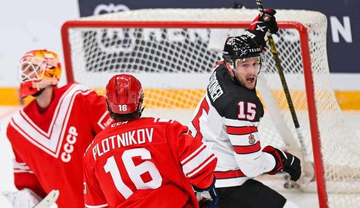 Russia Ice hockey, Eishockey Euro Tour Russia - Canada 6721977 15.12.2021 Canada s Ryan Spooner, right, celebrates a goal during the Channel One Euro Hockey Tour match between Russia and Canada, in Moscow, Russia. Grigory Sysoev Sputnik Moscow Russia  Copyright: xGrigoryxSysoevx