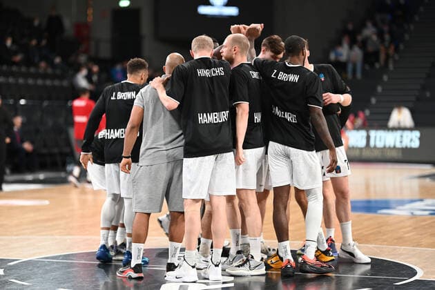 Basketball I Mens I 2021 2022 season I EuroCup I Matchday 7 I Hamburg Towers Lokomotiv Kuban Krasnodar I 15 12 2021 Hamburg Towers Hamburg Wilhelmsburg edel optics de Arena Hamburg Germany Copyright: xLobeca Schlikisx