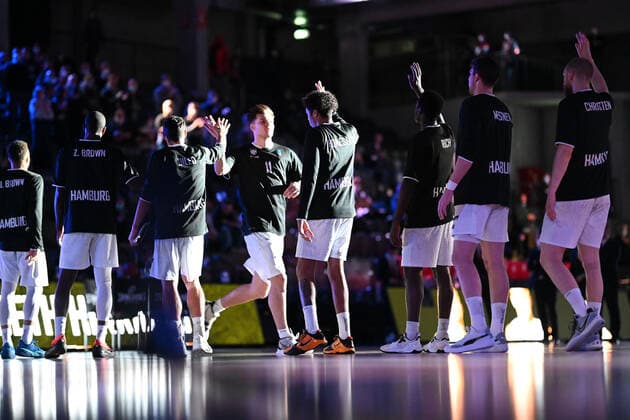 Basketball I Mens I 2021 2022 season I EuroCup I Matchday 7 I Hamburg Towers Lokomotiv Kuban Krasnodar I 15 12 2021 Hamburg Towers Hamburg Wilhelmsburg edel optics de Arena Hamburg Germany Copyright: xLobeca Schlikisx