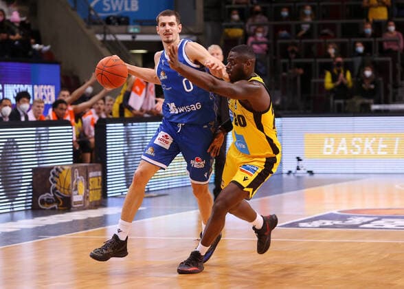 Ludwigsburg , Basketball easycredit BBL Bundesliga , MHP Riesen Ludwigsburg vs Frankfurt Skyliners , Lukas Wank Frankfurt , Rawle Alkins Ludwigsburg