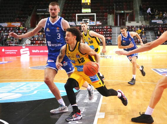 Ludwigsburg , Basketball easycredit BBL Bundesliga , MHP Riesen Ludwigsburg vs Frankfurt Skyliners , Matt Haarms Frankfurt , Jonah Radebaugh Ludwigsburg