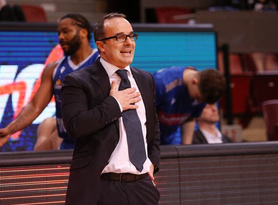 Ludwigsburg , Basketball easycredit BBL Bundesliga , MHP Riesen Ludwigsburg vs Frankfurt Skyliners, Coach Diego Ocampo Frankfurt