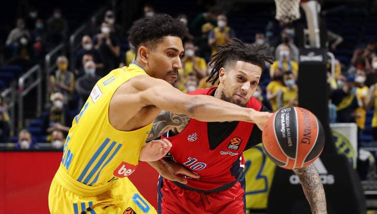 Maodo Lo, Daniel Hackett action game scene duel sports basketball Euroleague EL men season 2021 2022 17 12 2021 ALBA Berlin vs ZSKA Moscow
