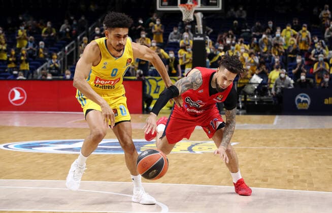 Maodo Lo, Daniel Hackett action game scene duel sports basketball Euroleague EL men season 2021 2022 17 12 2021 ALBA Berlin vs ZSKA Moscow