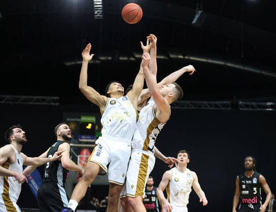 Nicholas Tischler Basketball Loewen Braunschweig , Martin Peterka Basketball Loewen Braunschweig