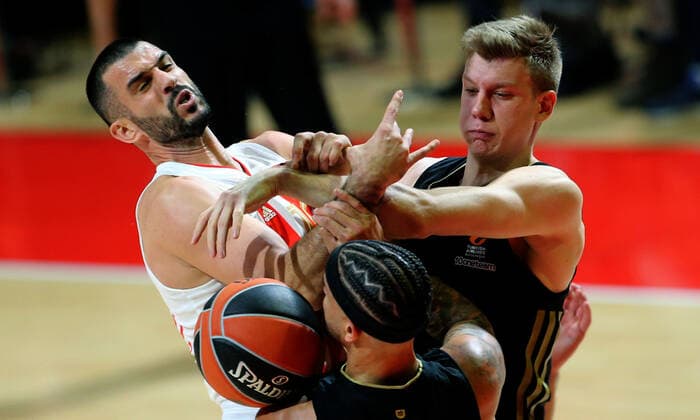 17.12.2021 Belgrade(Serbia) KK Crvena Zvezda(BC Red Star)-FC Bayern München Basketball GmbH Euroleague men s basketball Ognjen Jaramaz(R) Bayern München fight for ball with Branko Lazic(L)Crvena Zvezda(BC Red Star :S.Sandic