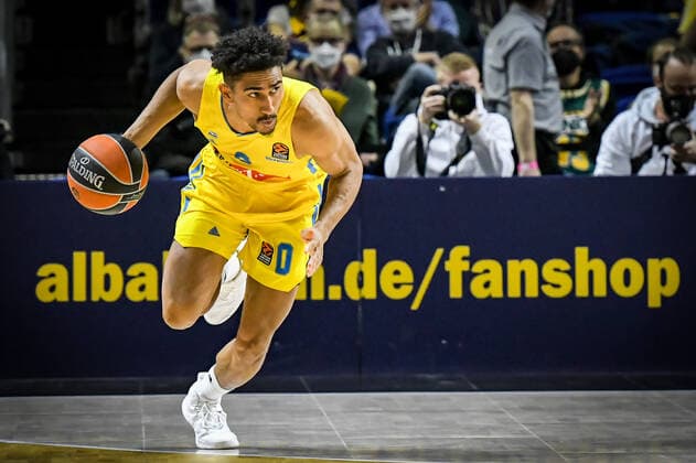 17 12 2021, xlakx, Basketball EuroLeague, Alba Berlin ZSKA Moscow emspor, v l Maodo Lo Alba Berlin No 0 Berlin