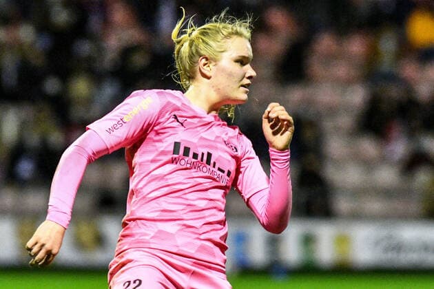Felicitas Fee Kockmann SGS, 22 , Portrait, Portrait, 17 12 2021, Cologne Germany , Football, Flyeralarm Frauen Bundesliga, 1 FC Köln SGS Essen, Football, Flyeralarm Frauen Bundesliga, 1 FC Köln SGS Essen, DFB DFL REGULATIONS PROHIBIT ANY USE OF PHOTOGRAPHS AS IMAGE SEQUENCES AND OR QUASI VIDEO xmhx
