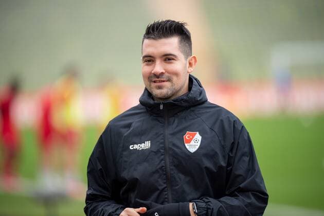 Assistant coach Alper Kayabunar Tuerkguecue Muenchen , Tuerkguecue Ataspor Muenchen vs SC Verl, 18 12 2021 DFB regulations prohibit any use of photographs as image sequences and or quasi video Muenchen Bayern Germany Copyright: xkolbert-press UlrichxGamelx