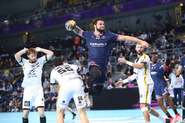 Elohim Prandi (Paris Saint-Germain) HANDBALL : Paris Saint-Germain HB vs Chambery Savoie Mont-Blanc HB - Coupe de la ligue - Demi-Finale - 18 12 2021 KevinDomas Panoramic 