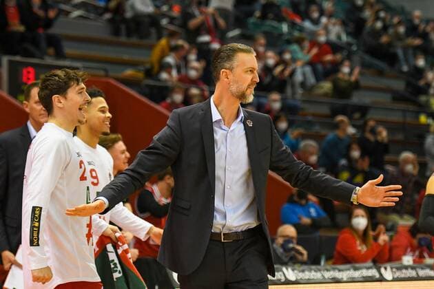 Pete Strobl 11 matchday, Basketball Bundesliga, Basketball season 2021 2022, Germany, easyCredit BBL, Germany, Giessen 46ers, giessen red, men, Jobstairs GIESSEN 46ers Telekom Baskets Bonn, men, Bonn in white