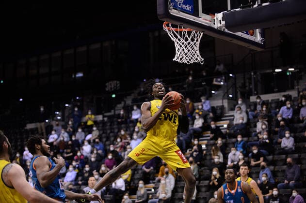 Tai Odiase 21 EWE Baskets Oldenburg during the match EWE Baskets Oldenburg vs ratiopharm Ulm Basketball, easyCredit BBL, season 2021 2022, 11 match day, 18 12 2021 Copyright xErikxHillmer EIBNERx EP EHR EWE Baskets Oldenburg vs ratiopharm Ulm Basketball, easyCredit BBL, season 2021 2022, 11 match day, 18 12 2021 Oldenburg Copyright: xErikxHillmer EIBNERx EP_EHR