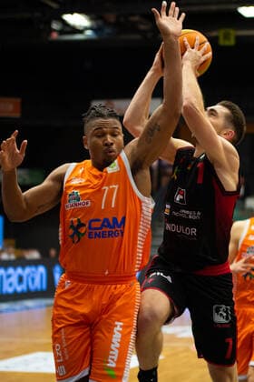 ProA 14 Matchday RASTA Vechta vs Artland Dragons, 18 12 2021 Tyrone Nash RASTA Vechta, 77 , Adrian Breitlauch Artland Dragons, 7 ProA 14 Matchday RASTA Vechta vs Artland Dragons on 18 12 2021 in Vechta RASTA Dome , Germany, Copyright: xBEAUTIFULxSPORTS Neddermannx