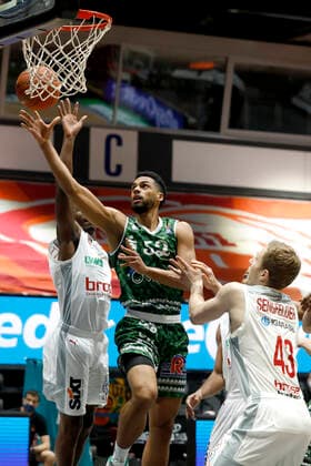18 12 2021, easyCredit Basketball Bundesliga, BBL, 2021 2022 season, men, Chemnitz Niners Brose Bamberg Chemnitz Messe Chemnitz Sachsen Germany