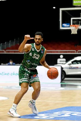 18 12 2021, easyCredit Basketball Bundesliga, BBL, 2021 2022 season, men, Chemnitz Niners Brose Bamberg Chemnitz Messe Chemnitz Sachsen Germany