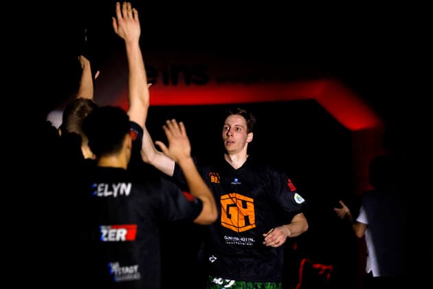 18 12 2021, easyCredit Basketball Bundesliga, BBL, 2021 2022 season, men, Chemnitz Niners Brose Bamberg Mindaugas Susinskas, Niners Chemnitz Chemnitz Fair Chemnitz Saxony Germany