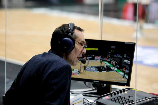 18 12 2021, easyCredit Basketball Bundesliga, BBL, 2021 2022 season, men, Chemnitz Niners Brose Bamberg Stefan Koch, Magenta Sport commentator Chemnitz Messe Chemnitz Sachsen Germany