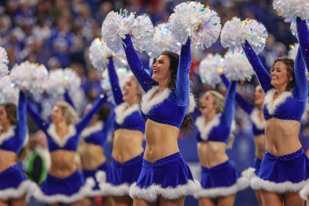 Sport Bilder des Tages December 18, 2021, Indianapolis, Indiana, U.S: Indianapolis Colts cheerleaders in action during the game between the New England Patriots and the Indianapolis Colts at Lucas Oil Stadium, Indianapolis, Indiana. Indianapolis U.S. - ZUMAs304 20211218_zaf_s304_011 Copyright: xScottxStuartx