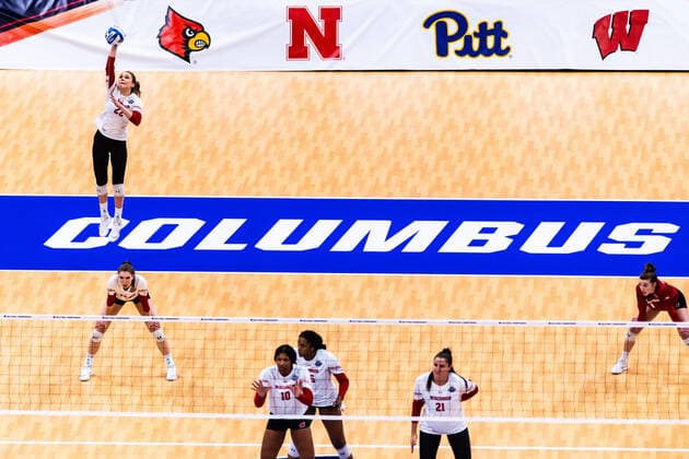December 19, 2021, Columbus, Ohio, USA: JULIA ORZOL (22) serves during the NCAA, College League, USA Division 1 Championship between Wisconsin and Nebraska at Nationwide Arena in Columbus Ohio, on December 16, 2021. Wisconsin went on to win the match 3:2. Columbus USA - ZUMAs268 20211219_zsp_s268_010 Copyright: xMatthewxSmithx
