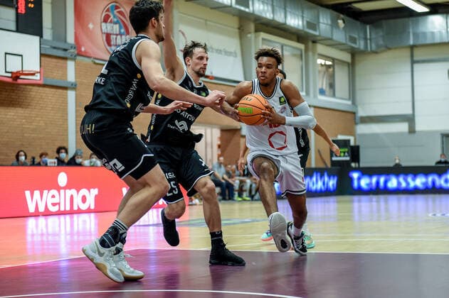 Barmer 2 Basketball Bundesliga ProB, Rheinstars Koeln vs WWU Baskets Muenster, 18 12 2021 Aykeen Richardson RheinStars Koeln 10 , Barmer 2 Basketball Bundesliga ProB, Rheinstars Koeln vs WWU Baskets Muenster on 18 12 2021 at ASV Koeln in Koeln Nordrhein Westfalen Copyright: xBEAUTIFULxSPORTS Mueller-Laschetx
