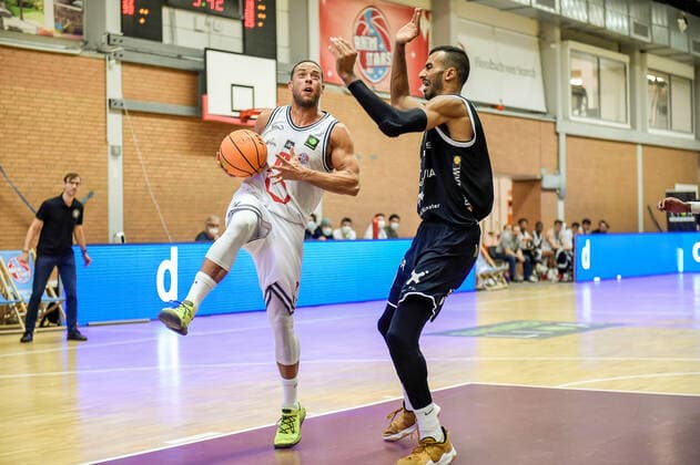 Barmer 2 Basketball Bundesliga ProB, Rheinstars Koeln vs WWU Baskets Muenster, 18 12 2021 Andrej Mangold RheinStars Koeln 0 , Barmer 2 Basketball Bundesliga ProB, Rheinstars Koeln vs WWU Baskets Muenster on 18 12 2021 at ASV Koeln in Koeln Nordrhein Westfalen Copyright: xBEAUTIFULxSPORTS Mueller-Laschetx