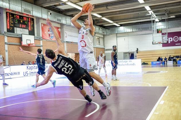 Barmer 2 Basketball Bundesliga ProB, Rheinstars Koeln vs WWU Baskets Muenster, 18 12 2021 Yannick Kneesch RheinStars Koeln 3 , Barmer 2 Basketball Bundesliga ProB, Rheinstars Koeln vs WWU Baskets Muenster on 18 12 2021 at ASV Koeln in Koeln Nordrhein Westfalen Copyright: xBEAUTIFULxSPORTS Mueller-Laschetx