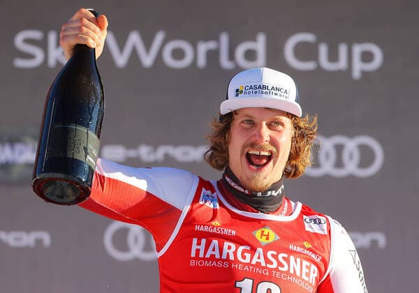 Bilder des Jahres 2021, Sport 12 Dezember Sport Themen der Woche KW50 ALPINE SKIING - FIS WC Alta Badia ALTA BADIA,ITALY,19.DEC.21 - ALPINE SKIING - FIS World Cup, giant slalom, men. Image shows the rejoicing of Manuel Feller (AUT).  GEPAxpictures xThomasxBachun