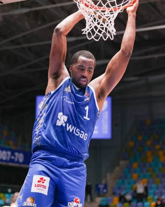 Fraport Skyliners Syntainics MBC, easyCredit BBL Dunking by Jamel McLean Fraport Skyliners, 1 Basketball match of the easyCredit BBL between Fraport Skyliners and Mitteldeutsche Basketball Club on 19 December 2021 at Ballsporthalle in Frankfurt am Main , Frankfurt am Main Hesse Germany Ballsporthalle