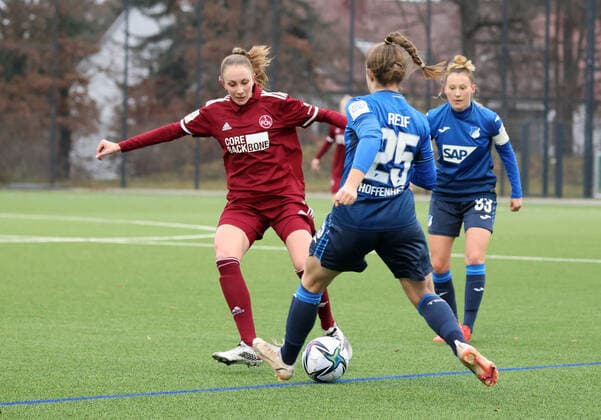 19 12 2021 Football Season 2021 2022 2 Women Football Bundesliga 13 Matchday 1 FC Nürnberg FCN Club TSG 1899 Hoffenheim II Sportfoto Zink DaMa Nadja Burkard 22, 1 FC Nürnberg FCN Anne Reif 25, TSG 1899 Hoffenheim II