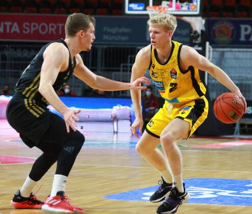 13 Andreas Obst FCBB li vs 2 Jacob Patrick Ludwigsburg Basketball BBL FC Bayern München MHP Riesen Ludwigsburg at Audi Dome on 19 12 2021 PHOTO Mladen Lackovic LakoPress