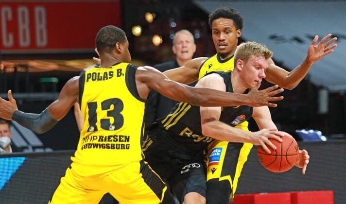 10 Ognjen Jaramaz FCBB vs 13 Yorman Polas Bartolo, 21 Tremmell Darden Ludwigsburg Basketball BBL FC Bayern München MHP Riesen Ludwigsburg at Audi Dome on 19 12 2021 PHOTO Mladen Lackovic LakoPress.