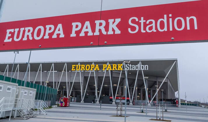 19 12 2021, Freiburg, Germany, Europa Park Stadium, SC Freiburg vs Bayer 04 Leverkusen 1 Bundesliga, Exterior View Photo H Langer DFB DFL REGULATIONS PROHIBIT ANY USE OF PHOTOGRAPHS AS IMAGE SEQUENCES AND OR QUASI VIDEO Freiburg Europa Park Stadium Baden Wuerttemberg Germany  langer20211219_013 Langer-541