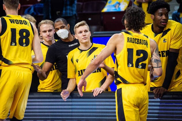 Support for Jonah Radebaugh MHP RIESEN Ludwigsburg 12 Jonas Wohlfarth Bottermann MHP RIESEN Ludwigsburg 18 Johannes Patrick MHP RIESEN Ludwigsburg 6 Lukas Herzog MHP RIESEN Ludwigsburg 11 Tremmell Darden MHP RIESEN Ludwigsburg 21 at the BCL game MHP RIESEN Ludwigsburg vs BC Prometey on 21 12 2021 in Ludwigsburg MHPArena Germany Ludwigsburg 21 12 21 Basketball , 21 12 2021, Ludwigsburg Germany xpxsdx