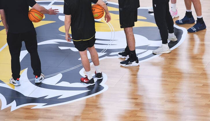Basketball 2 Bundesliga 2020 2021 Tigers Tuebingen 22 12 2021 Training of the Tigers Tuebingen in the Paul Horn Arena on a new parquet floor.