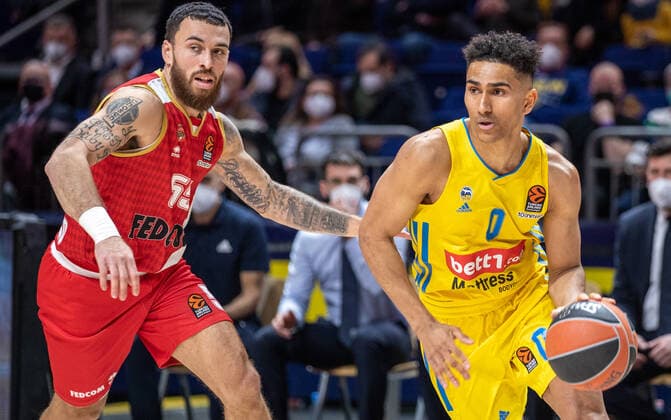 Basketball EuroLeague, ALBA Berlin AS Monaco, Matchday 17, Mercedes Benz Arena Mike James of AS Monaco fights ALBAs Maodo Lo r for the ball ALBA Berlin AS Monaco