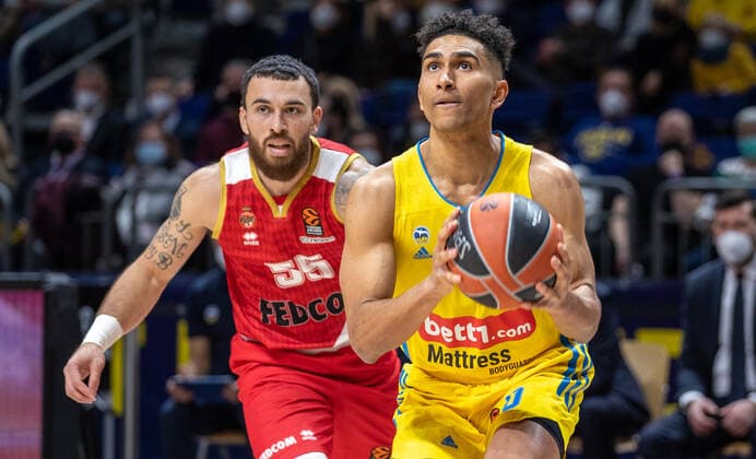 Basketball EuroLeague, ALBA Berlin AS Monaco, Matchday 17, Mercedes Benz Arena Mike James of AS Monaco fights ALBAs Maodo Lo r for the ball ALBA Berlin AS Monaco