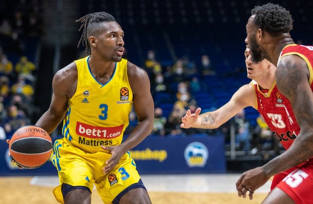 Basketball EuroLeague, ALBA Berlin AS Monaco, Matchday 17, Mercedes Benz Arena ALBAs Jaleen Smith l fights for the ball against Danilo Andusic of AS Monaco ALBA Berlin AS Monaco