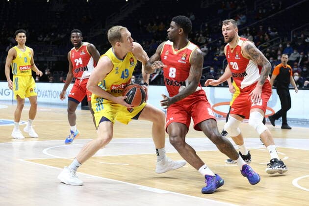 DEU, Euroleague, ALBA vs AS Monaco, 22 12 2021, Mercedes Benz Arena, Berlin, DEU, Euroleague, ALBA vs AS Monaco, in the picture Luke Sikma ALBA Berlin 43 , Dwayne Bacon AS Monaco 8 , Donatas AS Monaco 20 nordphotoxGmbHx xEngler nph00076