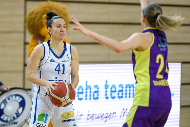 Halle, Germany 22 December 2021 1 BBL Women 2021 2022 Gisa Lions SV Halle vs medical instinct Violets BG74 Eilidh Simpson Halle SWH arena Sachsen Anhalt Copyright: xFotostandx xxBallaschx