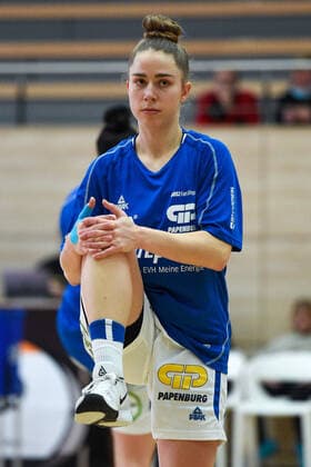 Halle, Germany 22 December 2021 1 BBL Women 2021 2022 Gisa Lions SV Halle vs medical instinct Violets BG74 Lotta Stach Halle SWH arena Sachsen Anhalt Copyright: xFotostandx xxBallaschx