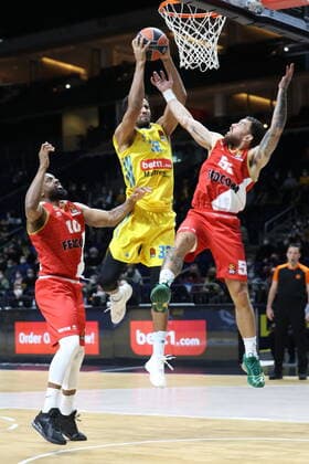 DEU, Euroleague, ALBA vs AS Monaco, 22 12 2021, Mercedes Benz Arena, Berlin, DEU, Euroleague, ALBA vs AS Monaco, in picture Johannes Thiemann ALBA Berlin 32 , Will Thomas AS Monaco 10 , Mike James AS Monaco 55 nordphotoxGmbHx xEngler nph00076