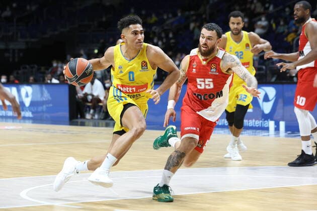 DEU, Euroleague, ALBA vs AS Monaco, 22 12 2021, Mercedes Benz Arena, Berlin, DEU, Euroleague, ALBA vs AS Monaco, in picture Maodo Lo ALBA Berlin 0 , Mike James AS Monaco 55 nordphotoxGmbHx xEngler nph00076