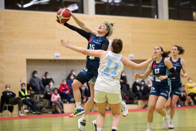1 Basketball Bundesliga Women Capitol Bascats Duesseldorf vs. Eisvoegel USC Freiburg, 22 12 2021 Shiori Yasuma 15 Eisvoegel USC Freiburg 1 Basketball Bundesliga Women Capitol Bascats Duesseldorf vs. Eisvoegel USC Freiburg on 22 12 2021, Duesseldorf Copyright: xBEAUTIFULxSPORTS KennyxBeelex