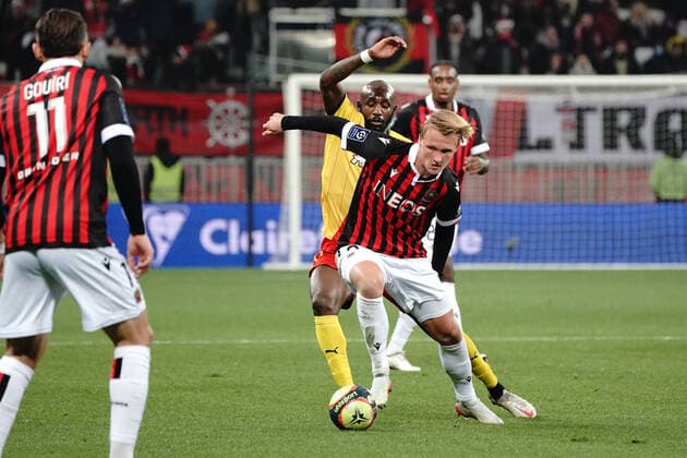 Kasper Dolberg (OGC Nice) - Seko Fofana (RC Lens) FOOTBALL : OGC Nice vs RC lens - Ligue 1 Uber Eats - Nice -22 12 2021 NorbertScanella Panoramic 