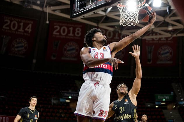 Turkish Airlines EuroLeague FC Bayern Muenchen Basketball Bitci Baskonia Vitoria Gasteiz 23 12 2021 Steven Enoch BITCI Baskonia Vitoria Gasteiz, 23 , Augustne Rubit FC Bayern, 21 Turkish Airlines EuroLeague FC Bayern Muenchen Basketball Bitci Baskonia Vitoria Gasteiz 23 12 2021 Audi Dome, Muenchen Bayern Copyright: xBEAUTIFULxSPORTS Wunderlx